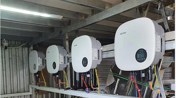 KSTAR fournit des onduleurs residentiels pour une centrale solaire sur toit au Vietnam